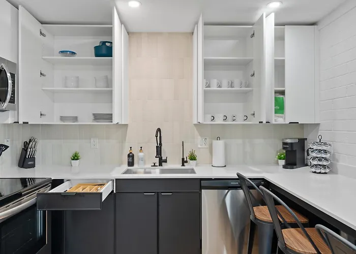 Apartment Biltmore 2br #4 - Workspace, Free Parking, Laundry, Patio! Phoenix