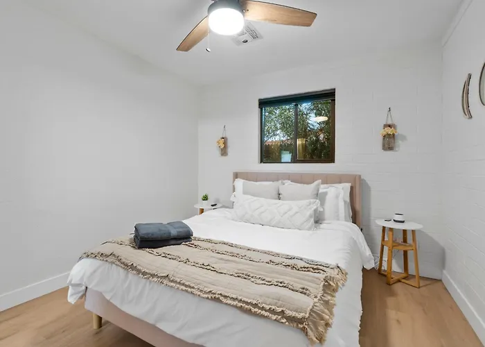 Biltmore 2br #4 - Workspace, Free Parking, Laundry, Patio! Apartment